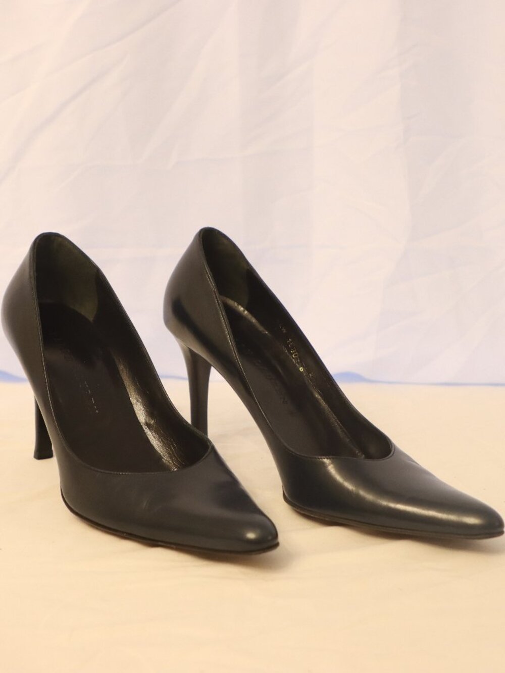Classic Navy Ralph Lauren Pointed size 9 Pumps-90s - Picture 5 of 7
